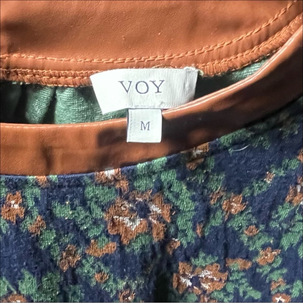 VOY Floral Faux Leather Sleeve Top Western Boho Boutique Blouse Medium - Picture 5 of 5
